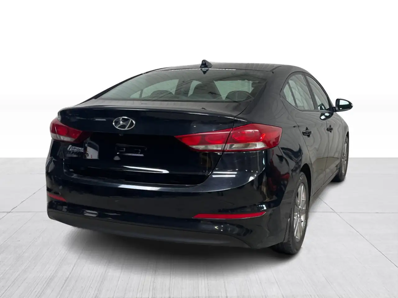 Hyundai ELANTRA photo Hyundai ELANTRA