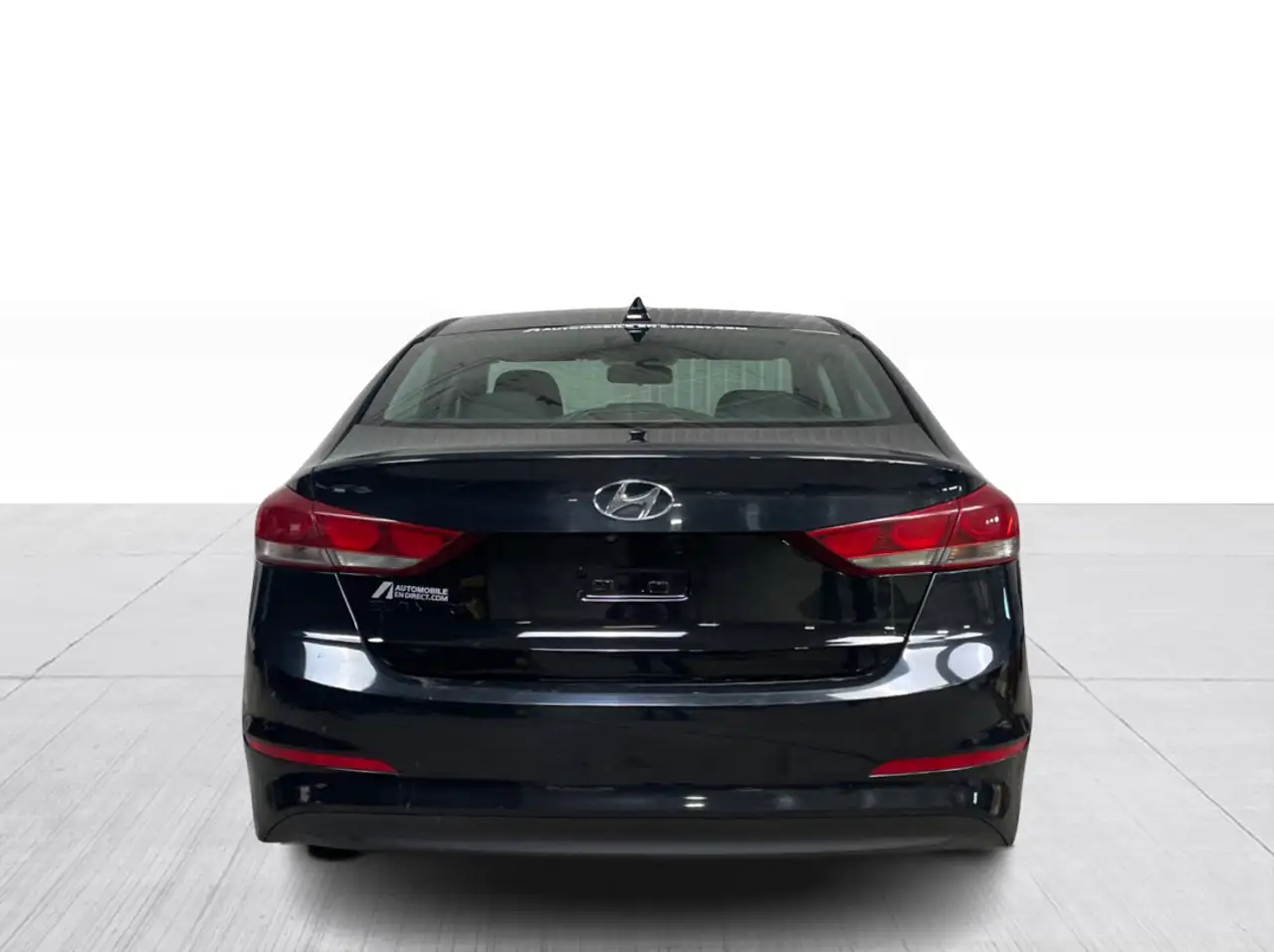 Hyundai ELANTRA photo Hyundai ELANTRA