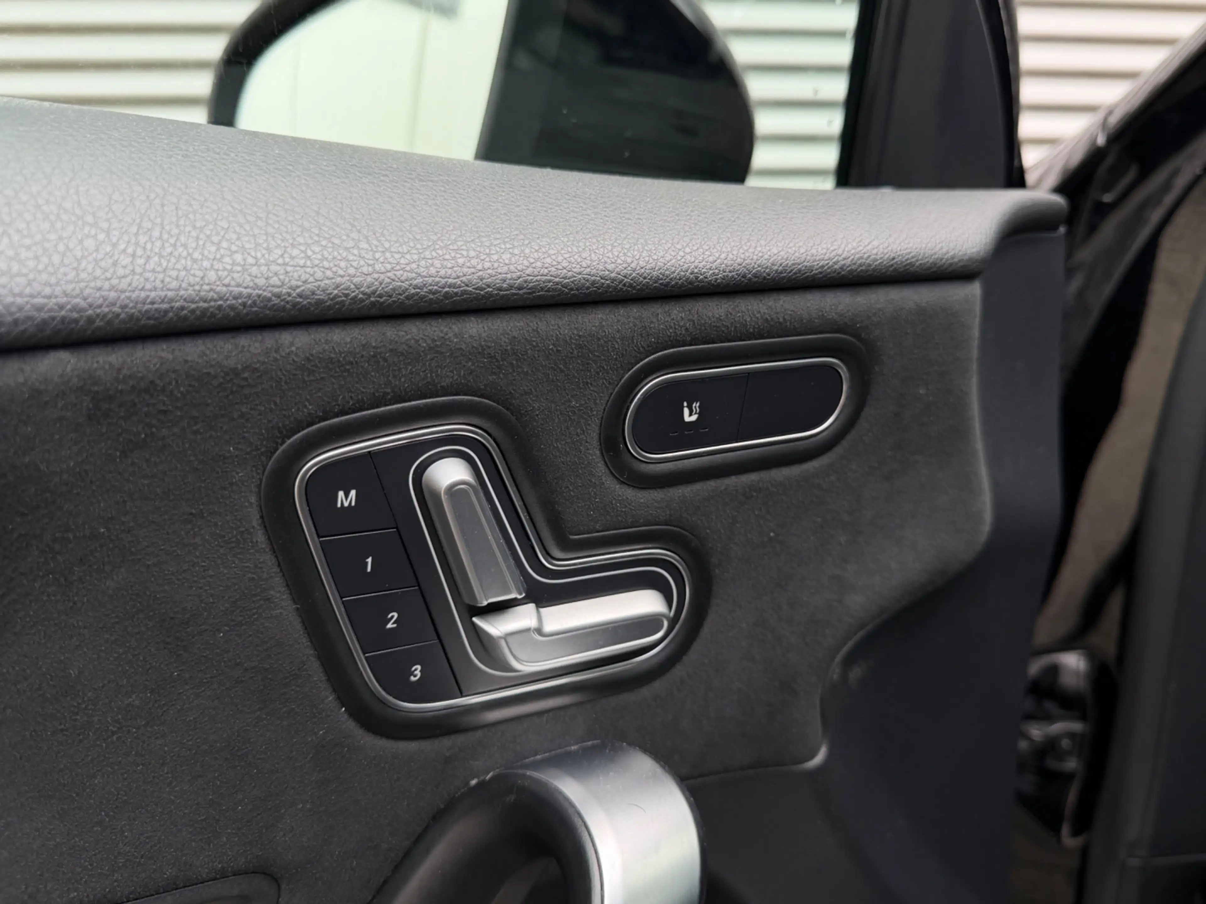 Mercedes-Benz A 250 e Premium l Pano l Sfeer l Memory — photo 10