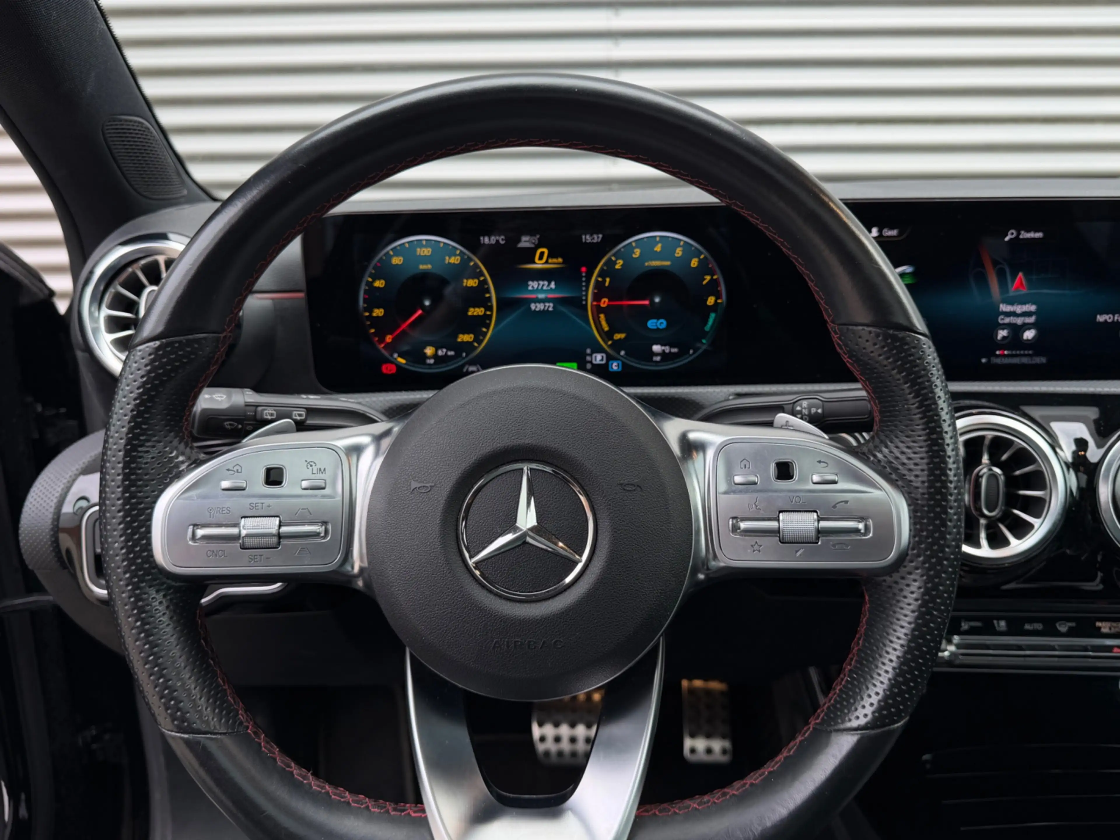 Mercedes-Benz A 250 e Premium l Pano l Sfeer l Memory — photo 11