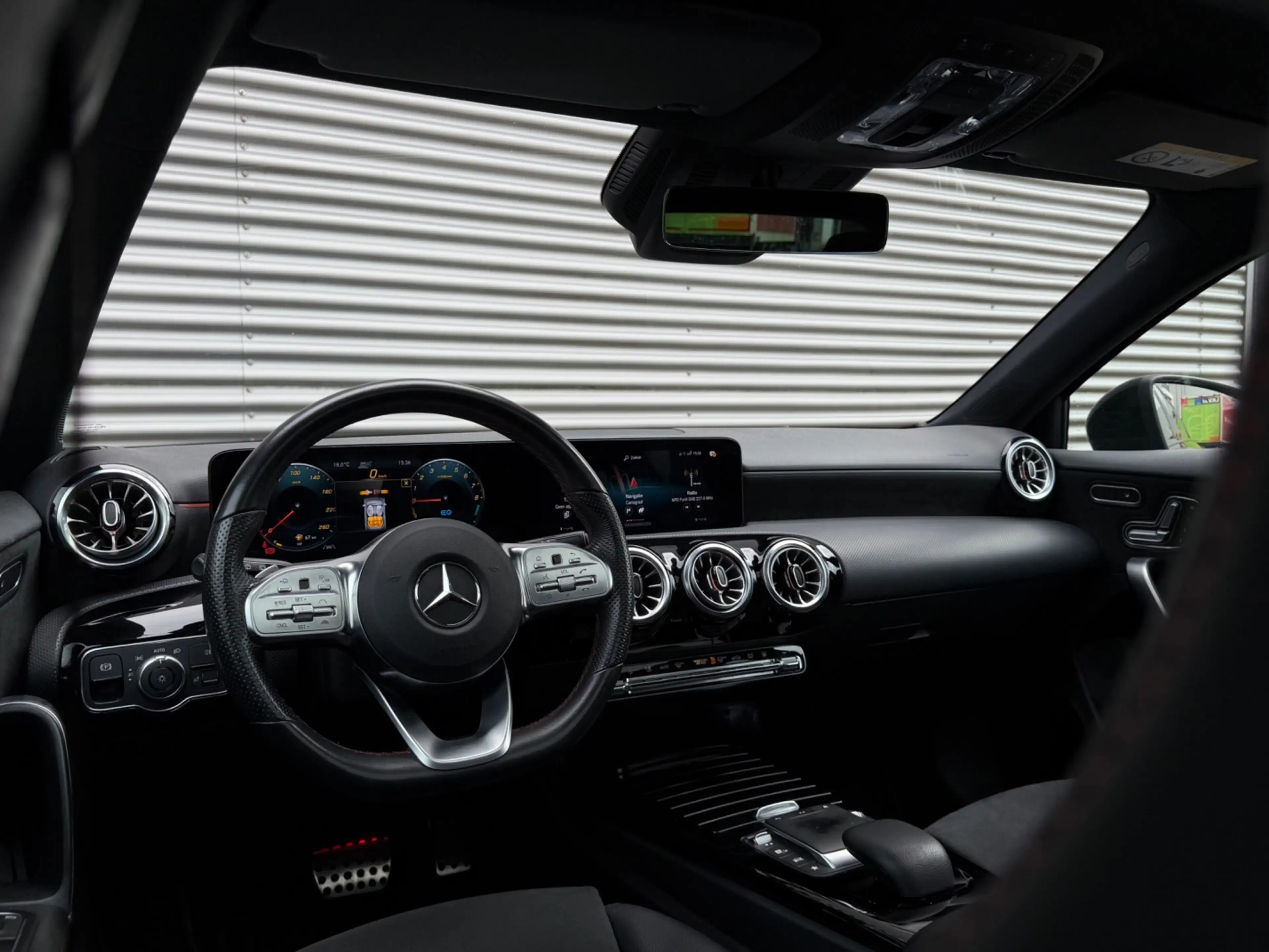 Mercedes-Benz A 250 e Premium l Pano l Sfeer l Memory — photo 9