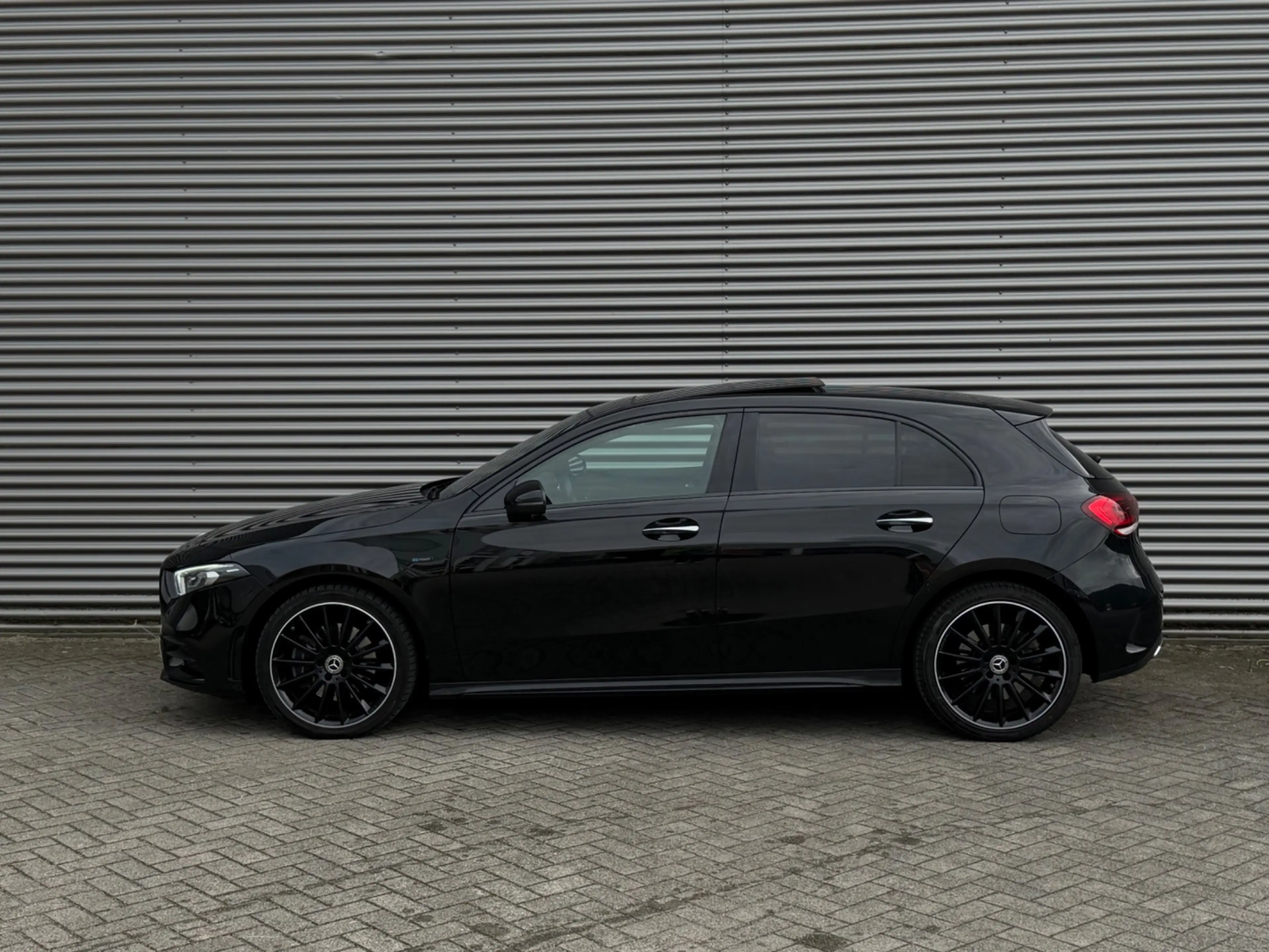 Mercedes-Benz A 250 e Premium l Pano l Sfeer l Memory — photo 3