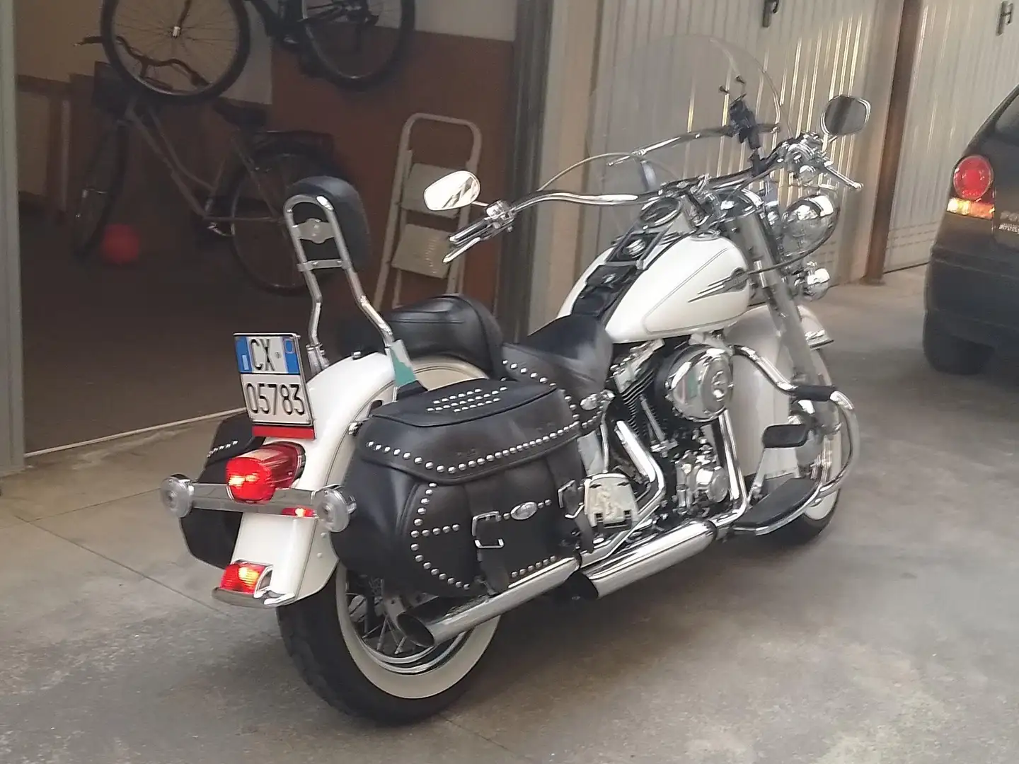 Harley-Davidson Heritage Softail Alb - 2