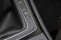 Volkswagen Golf 1.4 TSI Highline R-line, Panoramadak, Trekhaak, LE Grijs - thumbnail 36