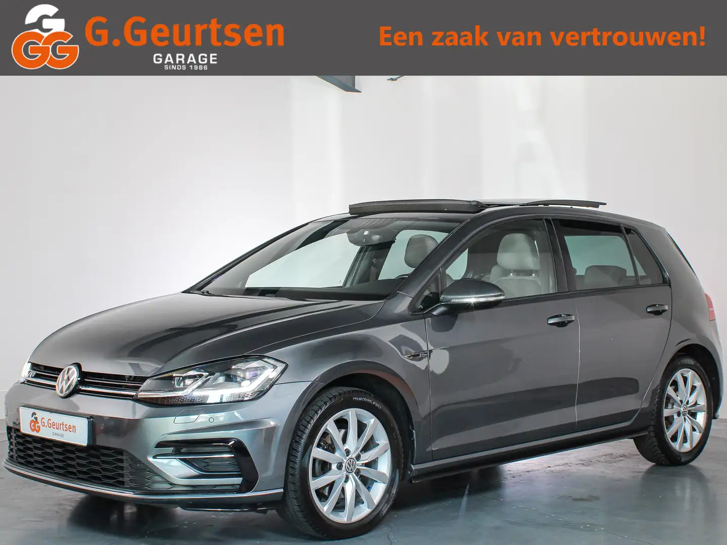 Volkswagen Golf 1.4 TSI Highline R-line, Panoramadak, Trekhaak, LE Grijs - 1