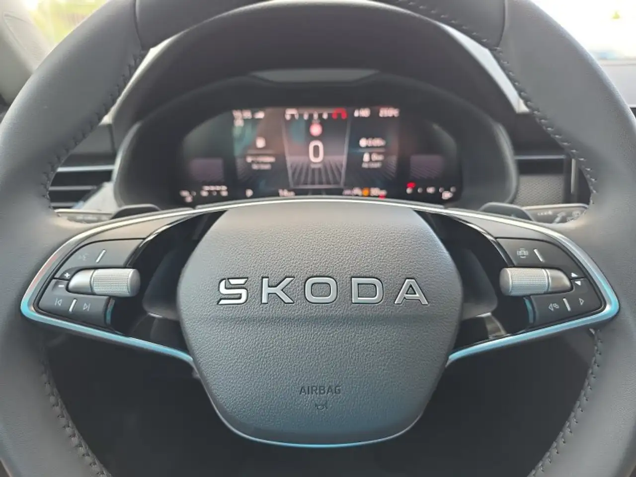 Skoda Kamiq Selection 1,0TSI DSG Kessy/Kamera/Temp/2-Z.Klimaau, миниатюра 20