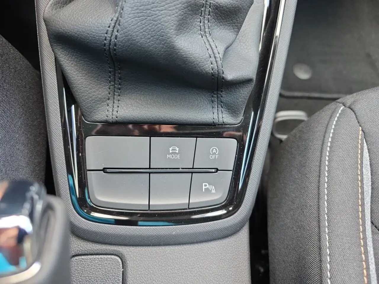 Skoda Kamiq Selection 1,0TSI DSG Kessy/Kamera/Temp/2-Z.Klimaau, миниатюра 24