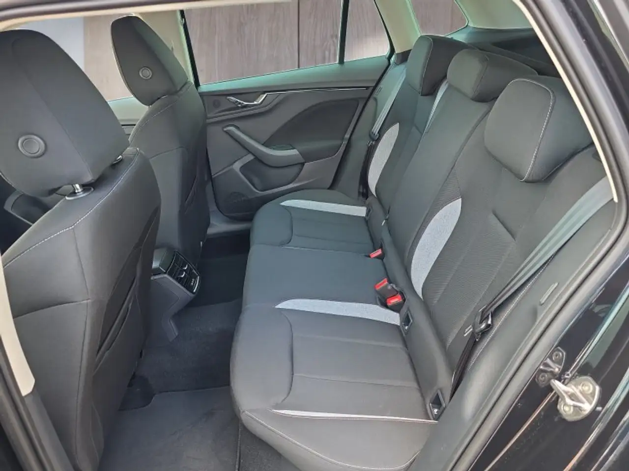 Skoda Kamiq Selection 1,0TSI DSG Kessy/Kamera/Temp/2-Z.Klimaau, миниатюра 14