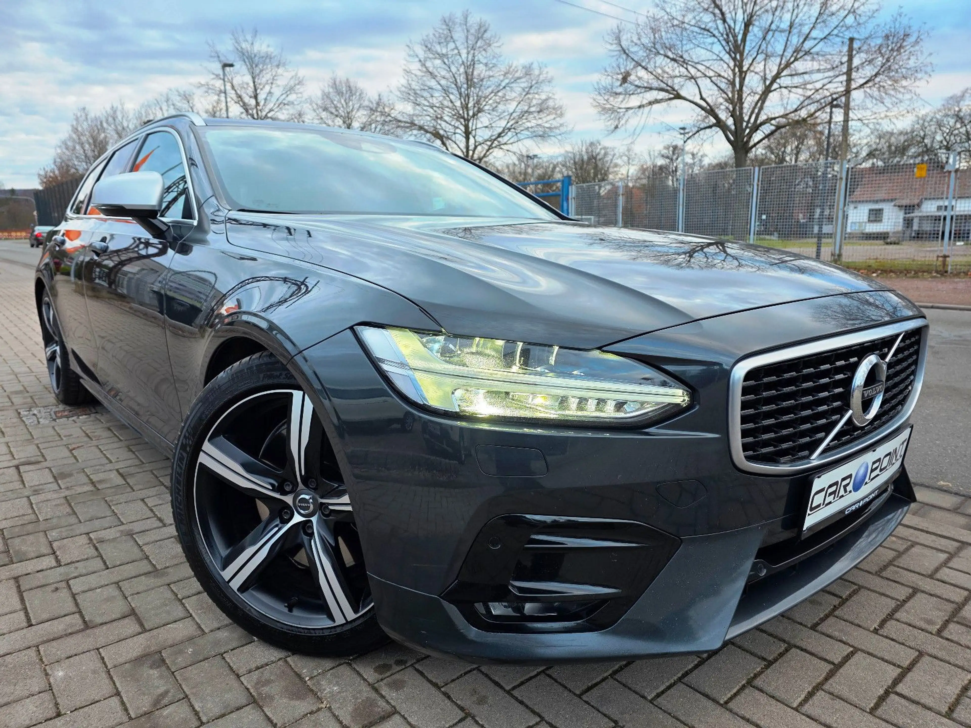 Volvo V90 R Design AWD LED Leder DAB ACC Massage H&K — photo 4