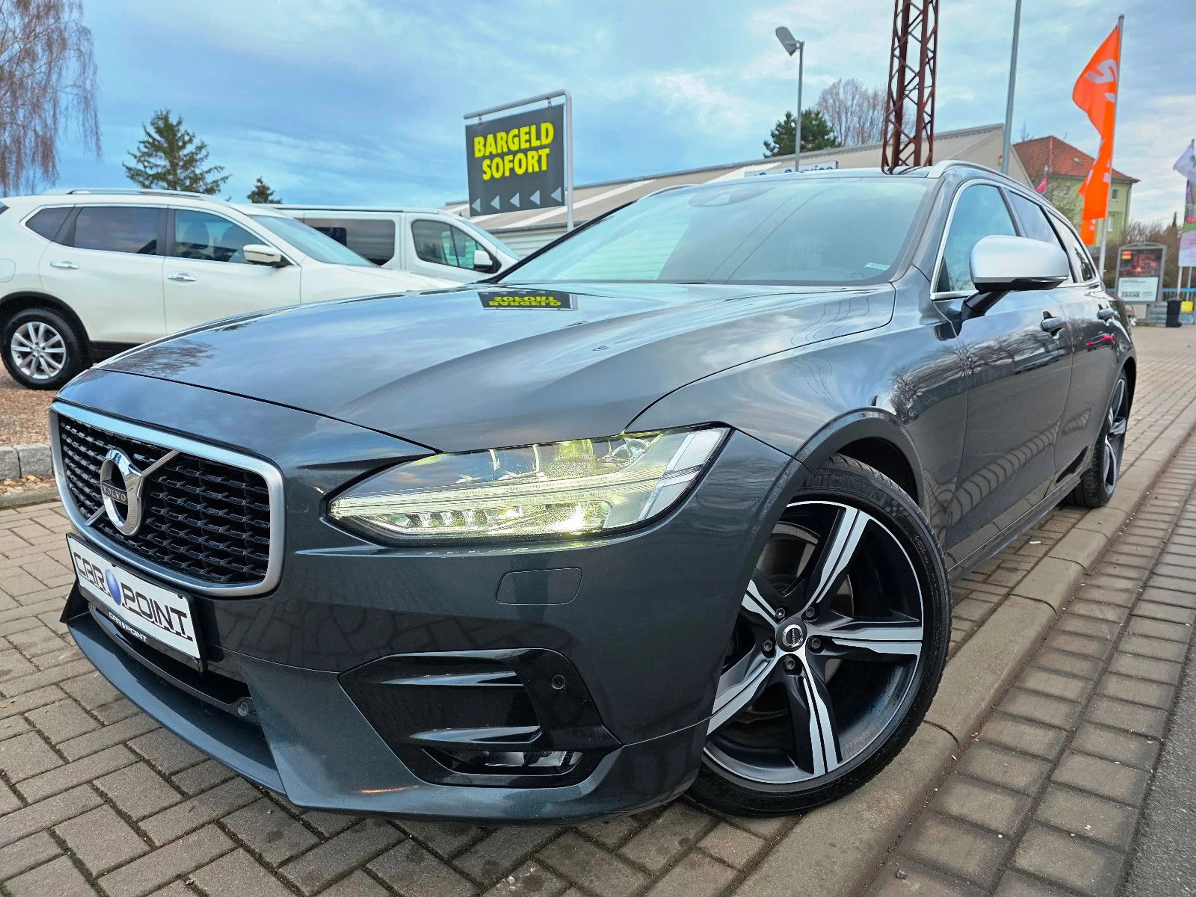 Volvo V90 R Design AWD LED Leder DAB ACC Massage H&K — photo 2