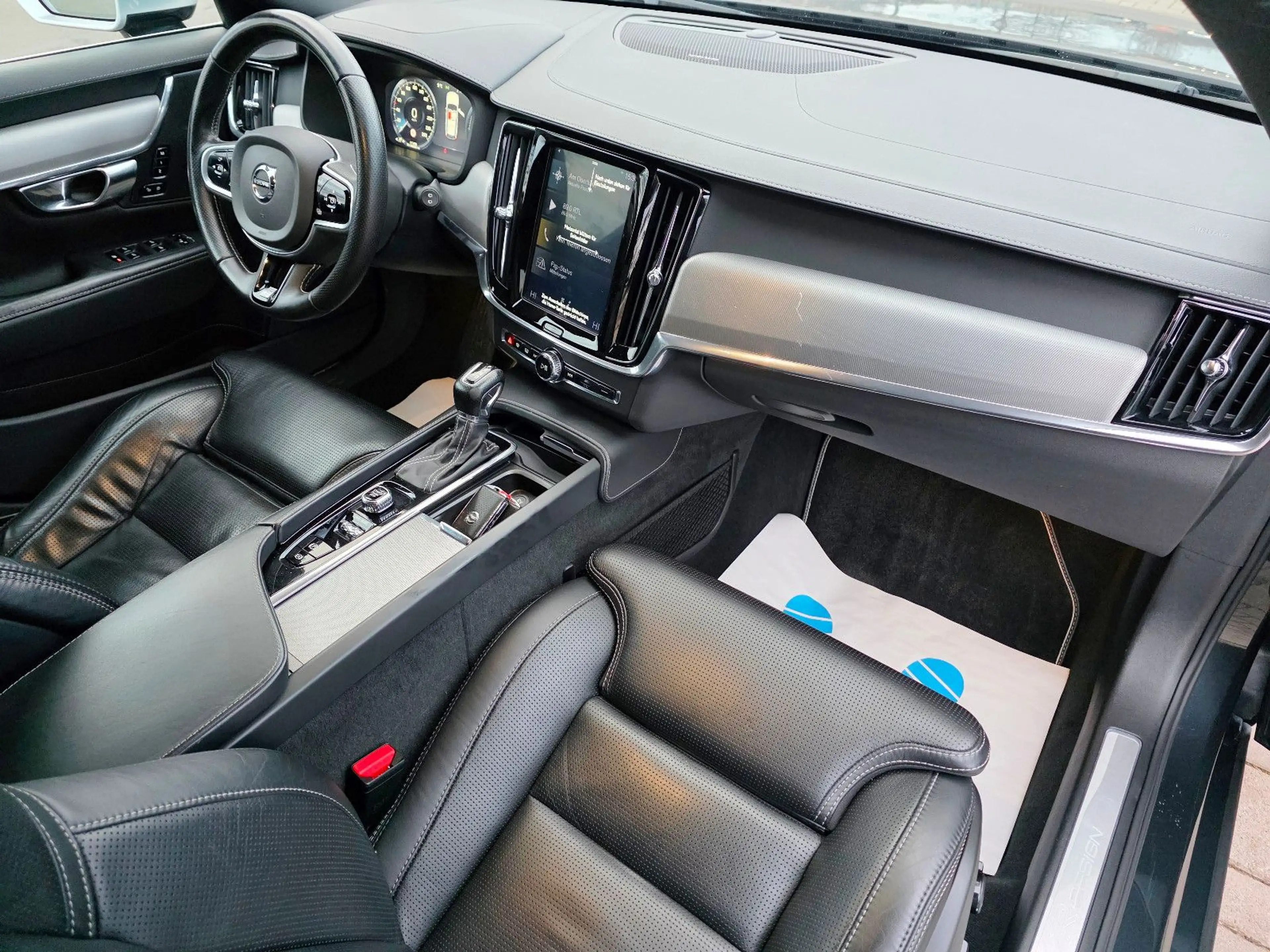 Volvo V90 R Design AWD LED Leder DAB ACC Massage H&K — photo 12