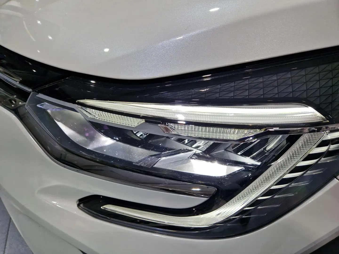Renault Captur E-TECH Híbrido Techno Fast Track 105kW Blanco - 2