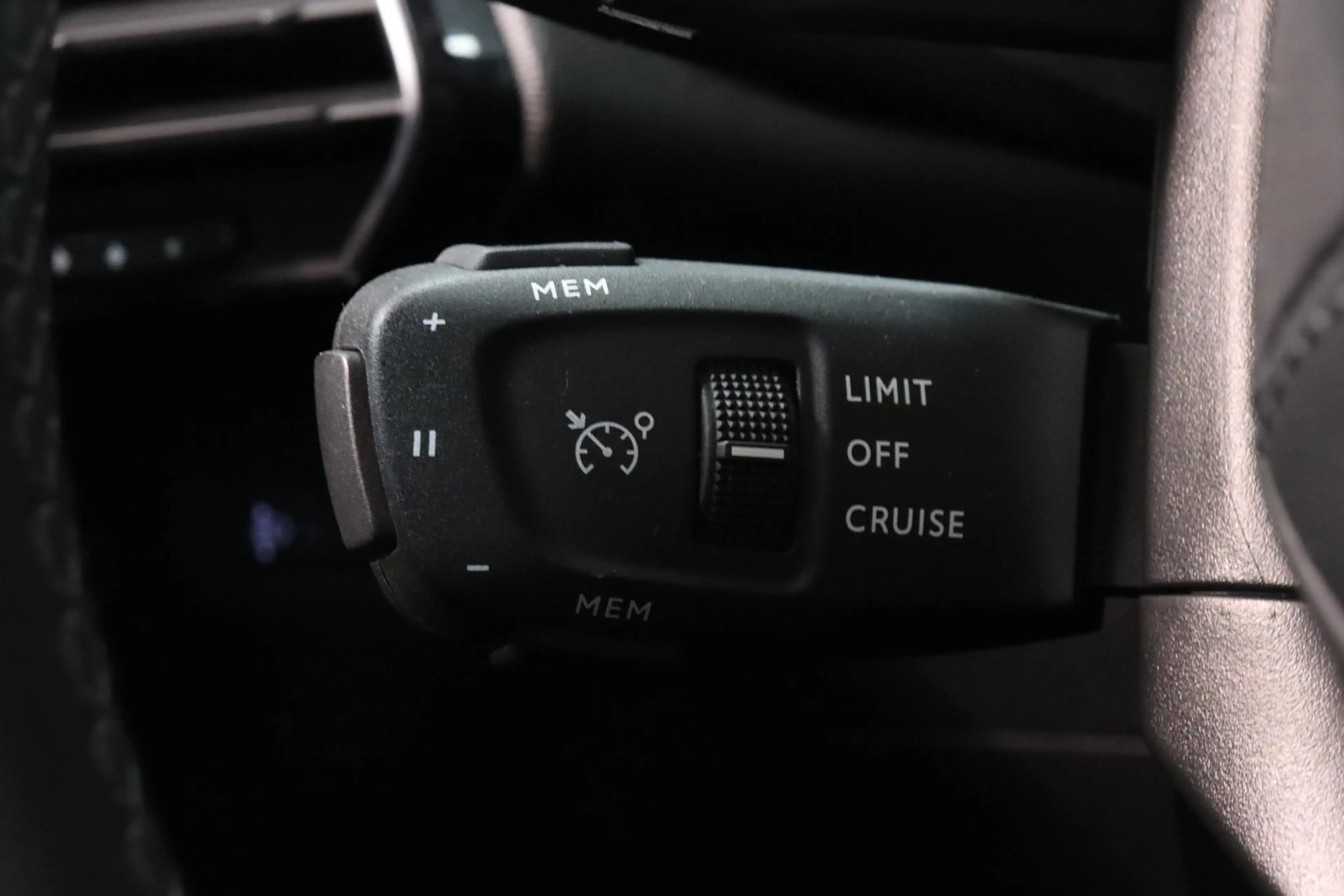DS Automobiles DS 7 Crossback 1.6 PureTech Business | elektrische stoelen | Pano — photo 26