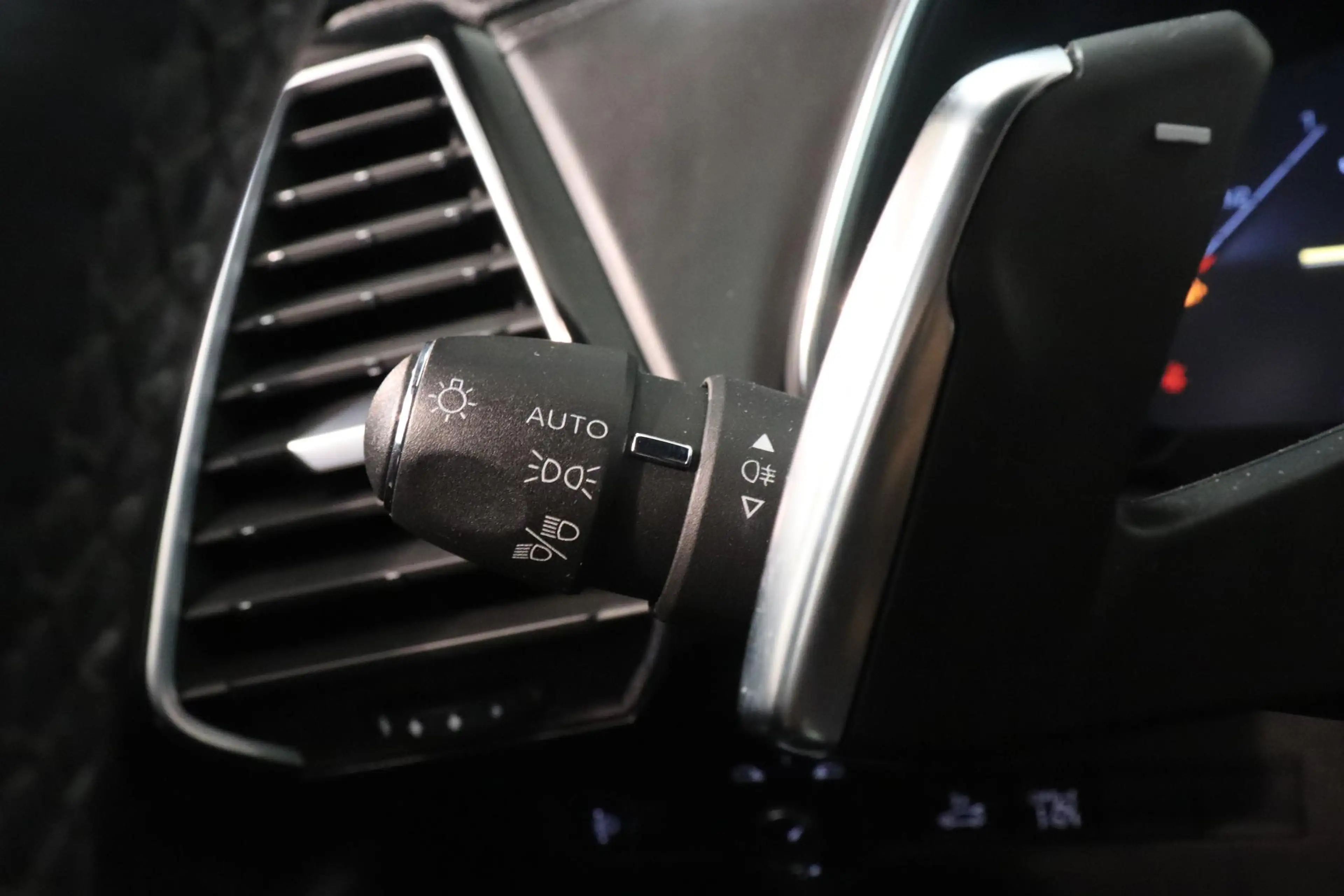 DS Automobiles DS 7 Crossback 1.6 PureTech Business | elektrische stoelen | Pano — photo 36