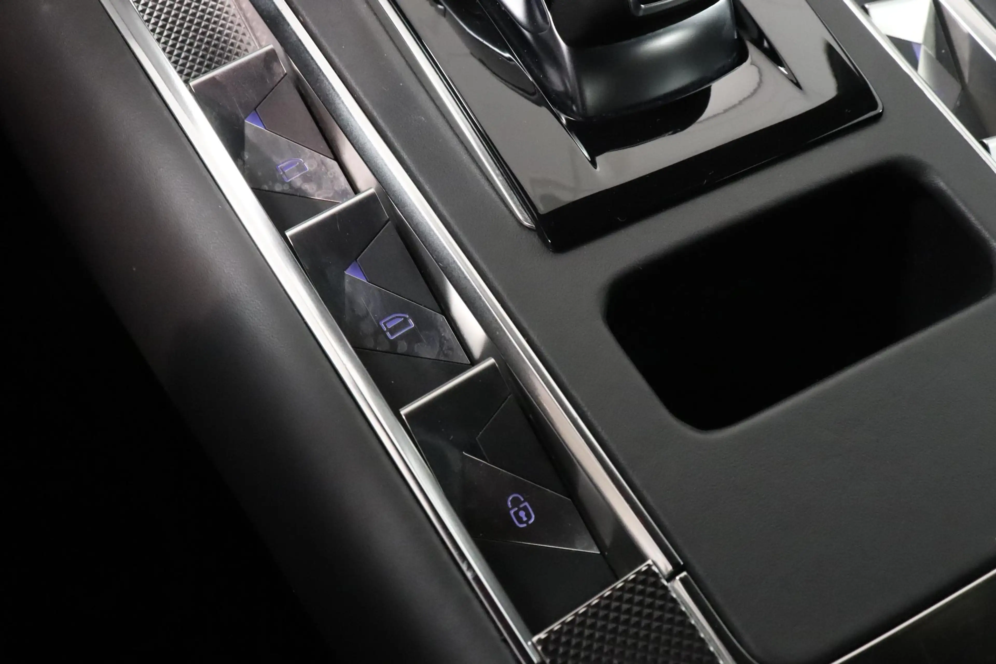 DS Automobiles DS 7 Crossback 1.6 PureTech Business | elektrische stoelen | Pano — photo 23