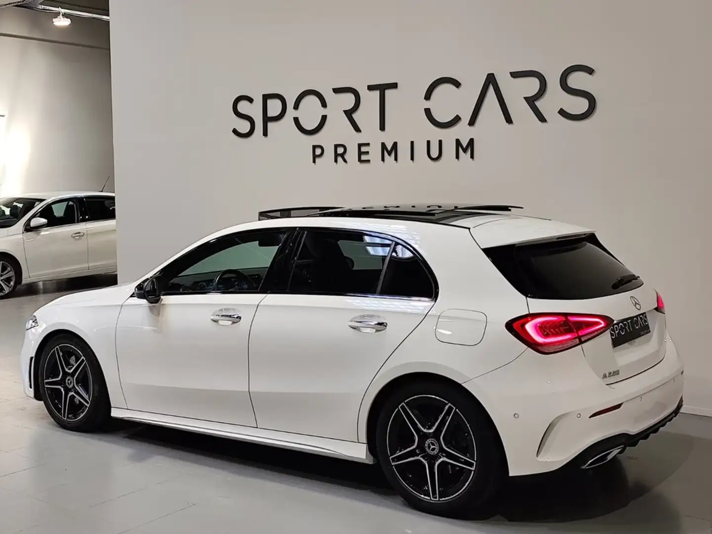 Mercedes-Benz A 220 Weiß - 2