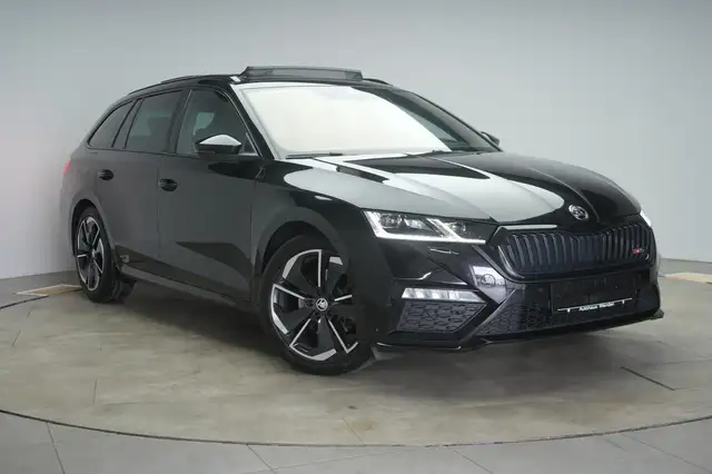 Skoda Octavia main image