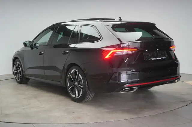 Skoda Octavia view 5