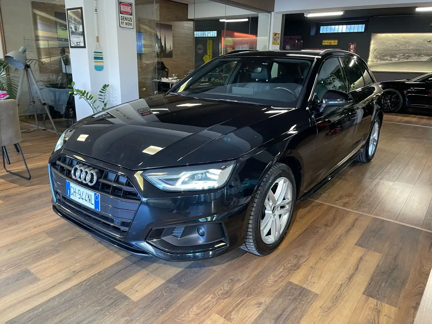 Audi A4 Avant 35 2.0 tdi  S Line edition 163cv s-tronic Zwart - 1