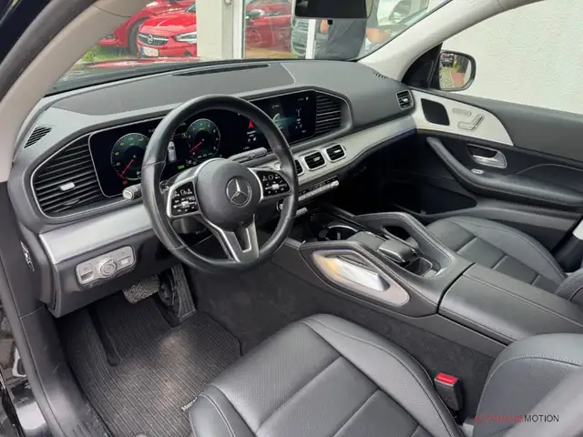 Mercedes-Benz GLE view 9