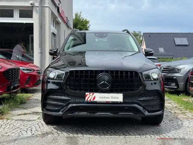 Mercedes-Benz GLE view 3