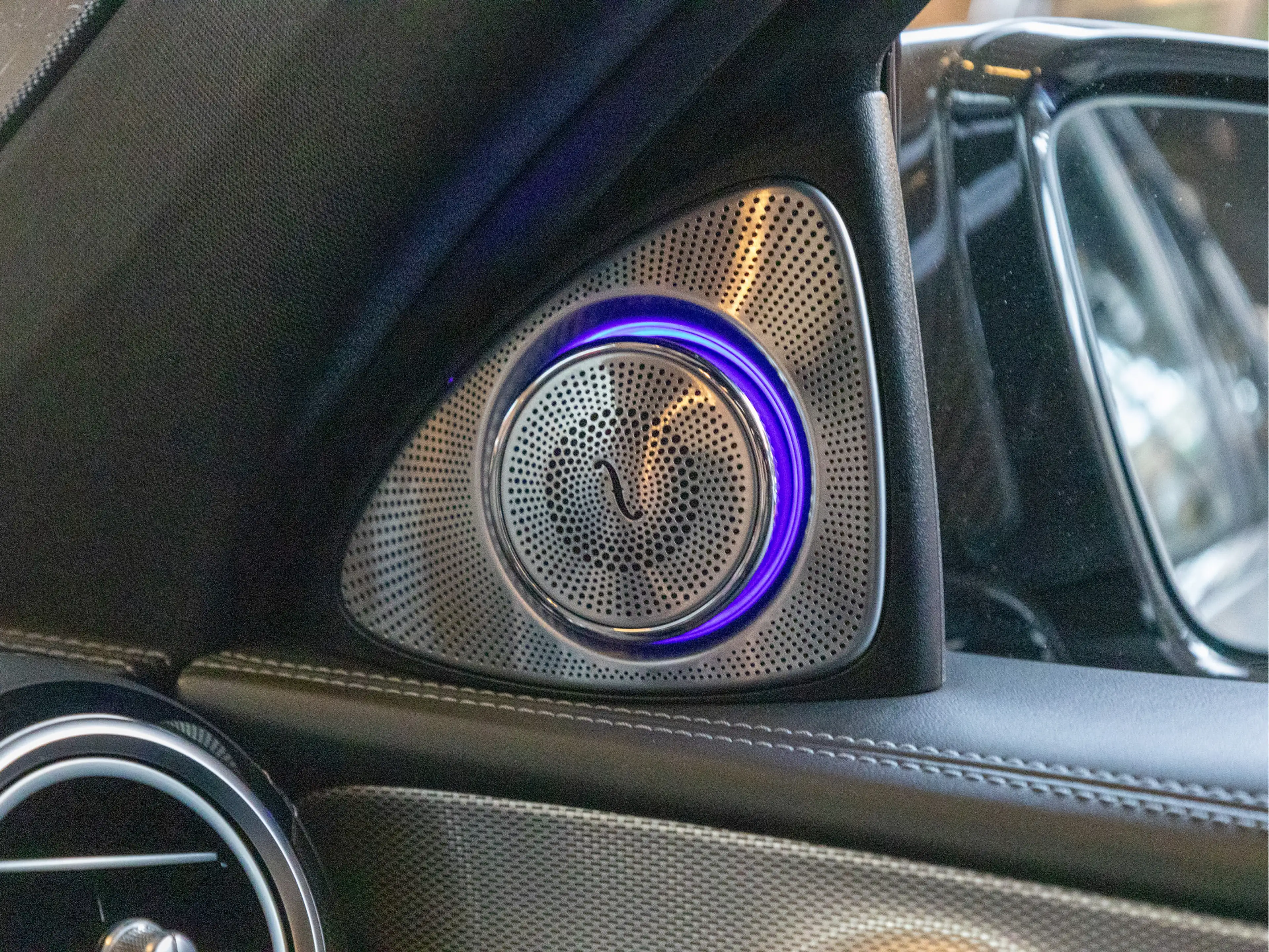 Mercedes-Benz E 63 AMG S 4MATIC+ *Pano | Burmester high end | Massage | A — photo 10
