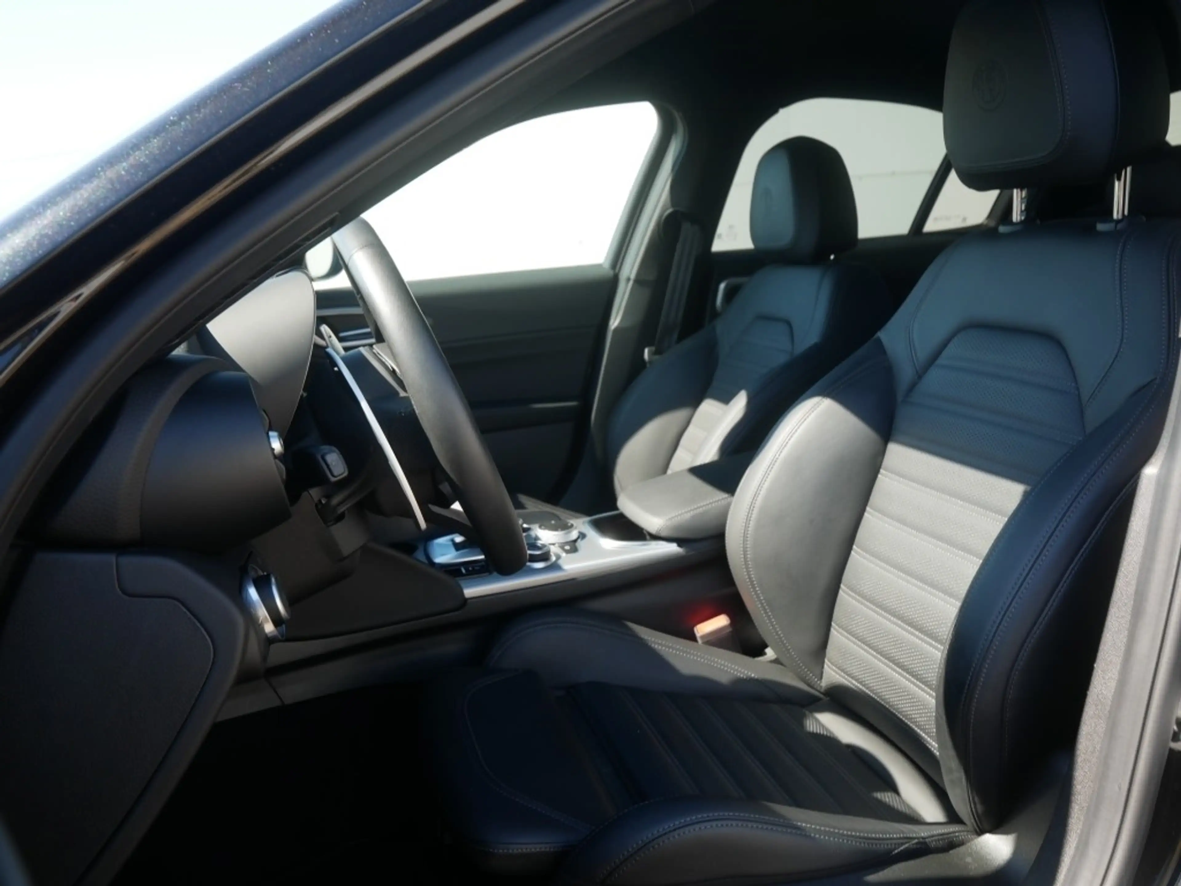 Alfa Romeo Giulia VELOCE 2.0 TURBO 16V 280 PS AT TECHNOLOGIE — photo 13