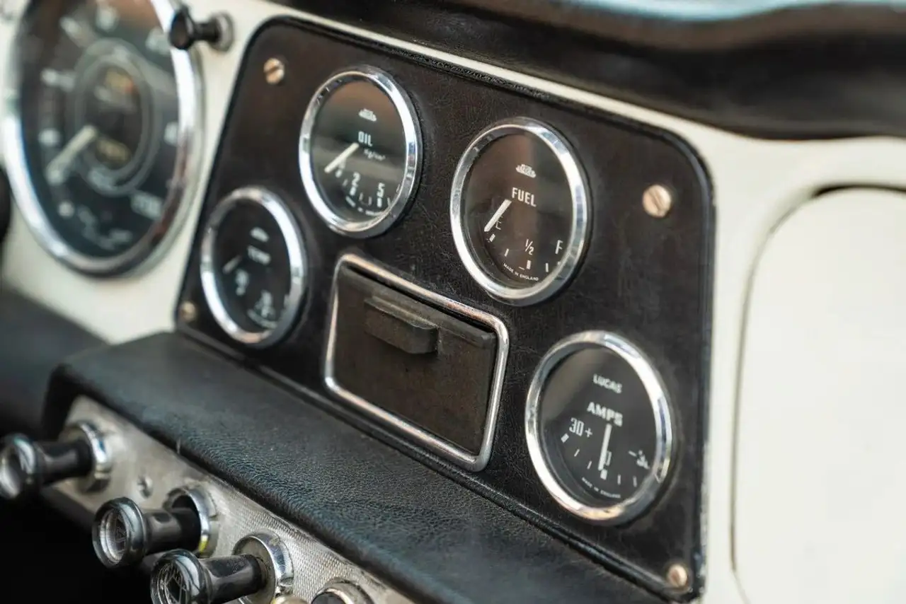 Triumph TR4 Bild 7