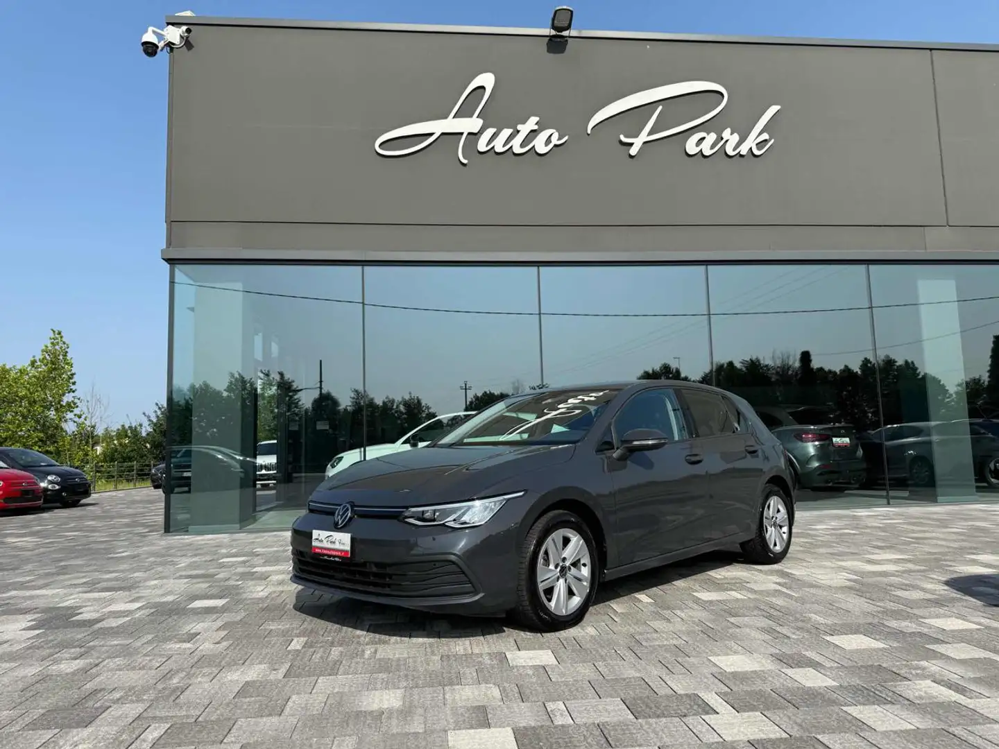 Volkswagen Golf 2.0 TDI DSG SCR Life Grijs - 1