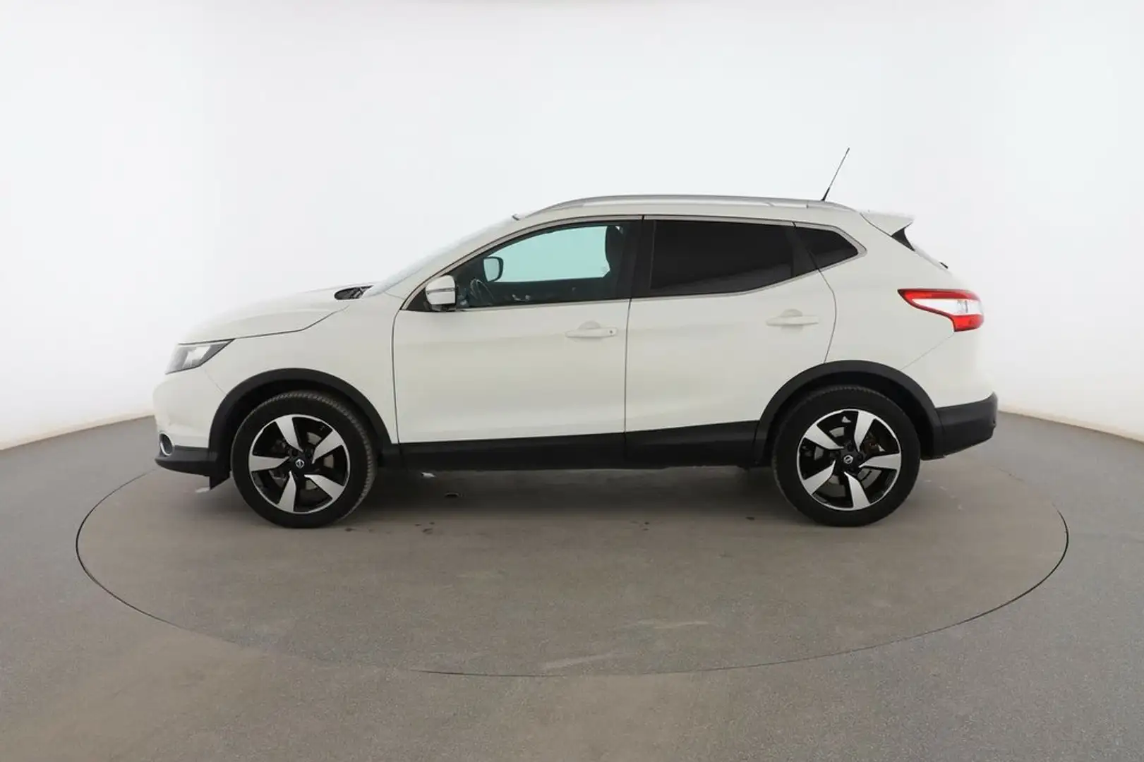 Nissan Qashqai 1.5 Turbodiesel 360 Alb - 2