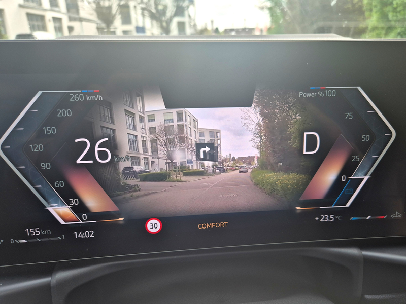 BMW 318 318i Touring M Sport Pano HUD ACC AHK 360°Kam — photo 11