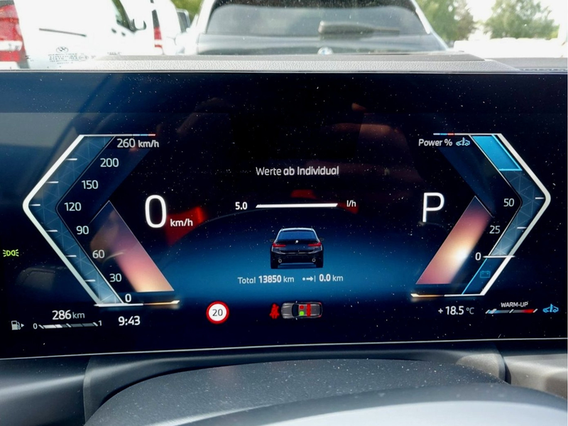 BMW 318 318i Touring M Sport Pano HUD ACC AHK 360°Kam — photo 9