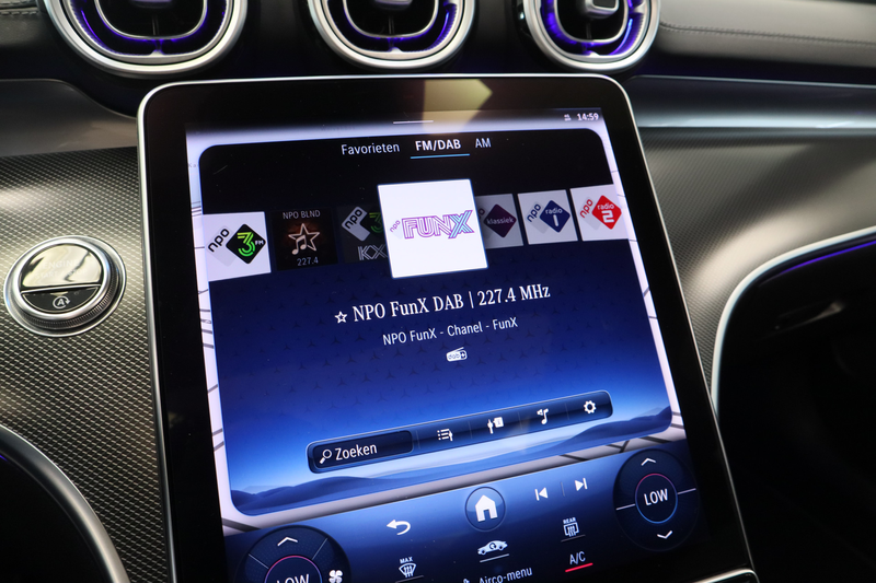 Mercedes-Benz C 300 4MATIC AMG Line Burmester ACC Lane Assist Camera 2 — photo 19