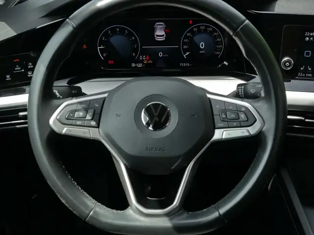 Volkswagen Golf view 9