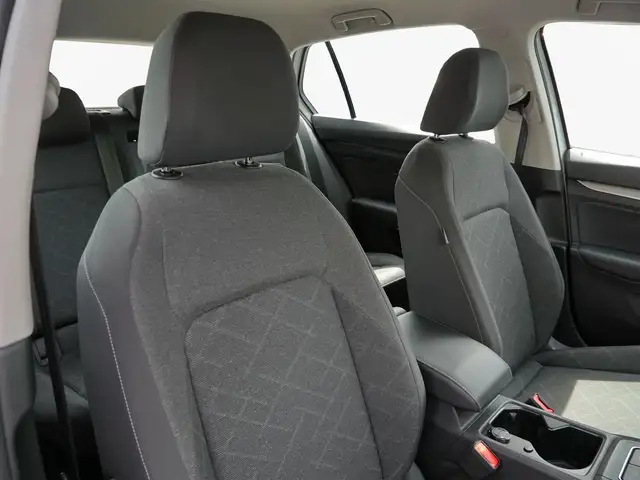 Volkswagen Golf view 10
