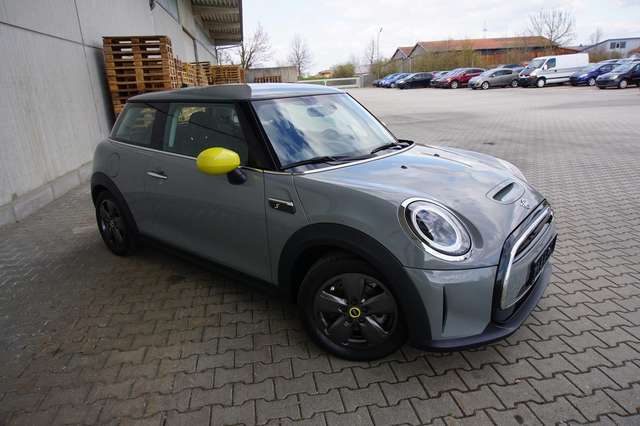 Imagine MINI Cooper SE Mini Cooper SE Navi SHZ LED ACC 1.Hd mtl. 149.-