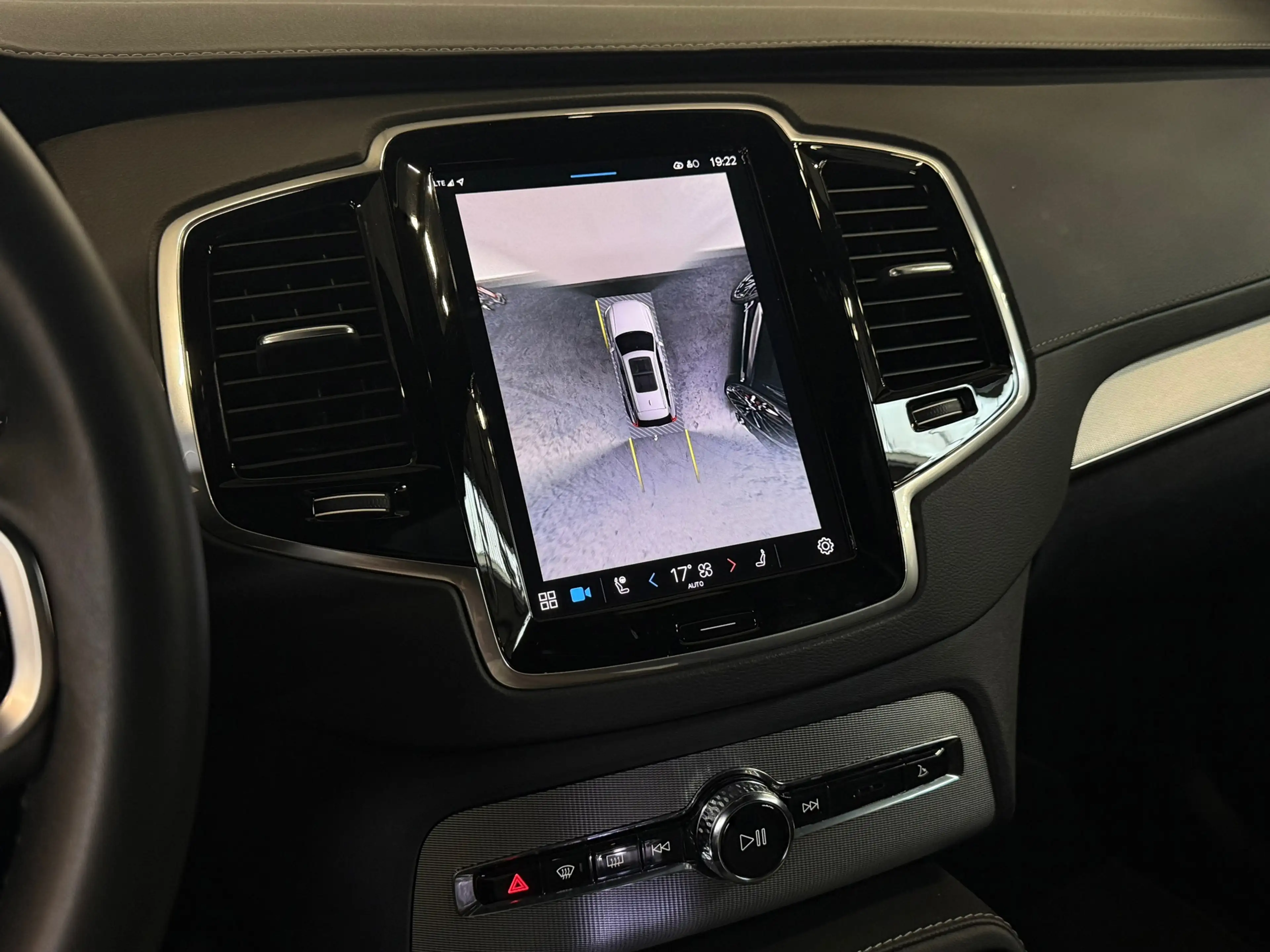 Volvo XC90 2.0 T8 Recharge AWD Ultra Dark Pano Luchtvering 36 — photo 21