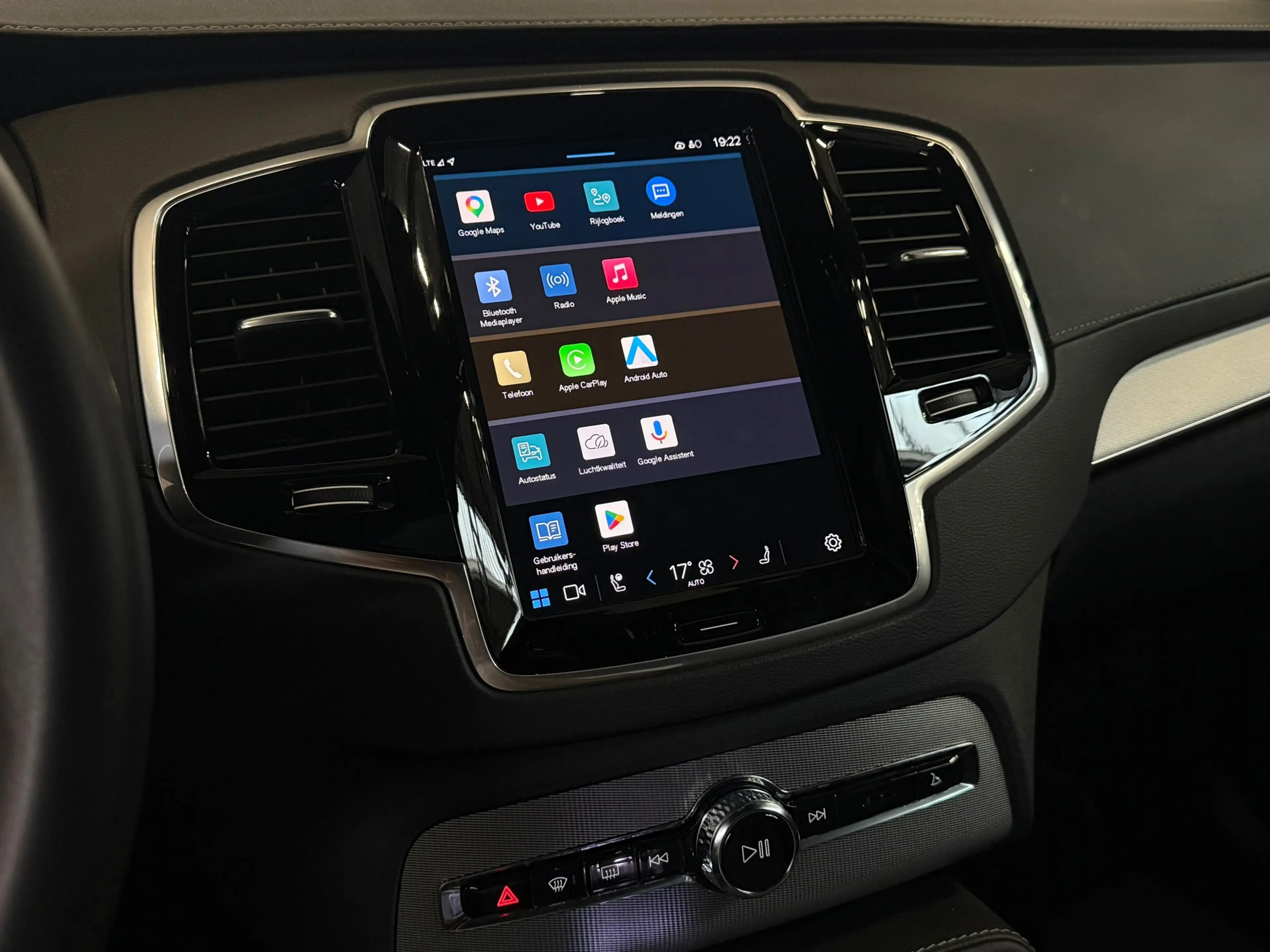 Volvo XC90 2.0 T8 Recharge AWD Ultra Dark Pano Luchtvering 36 — photo 22