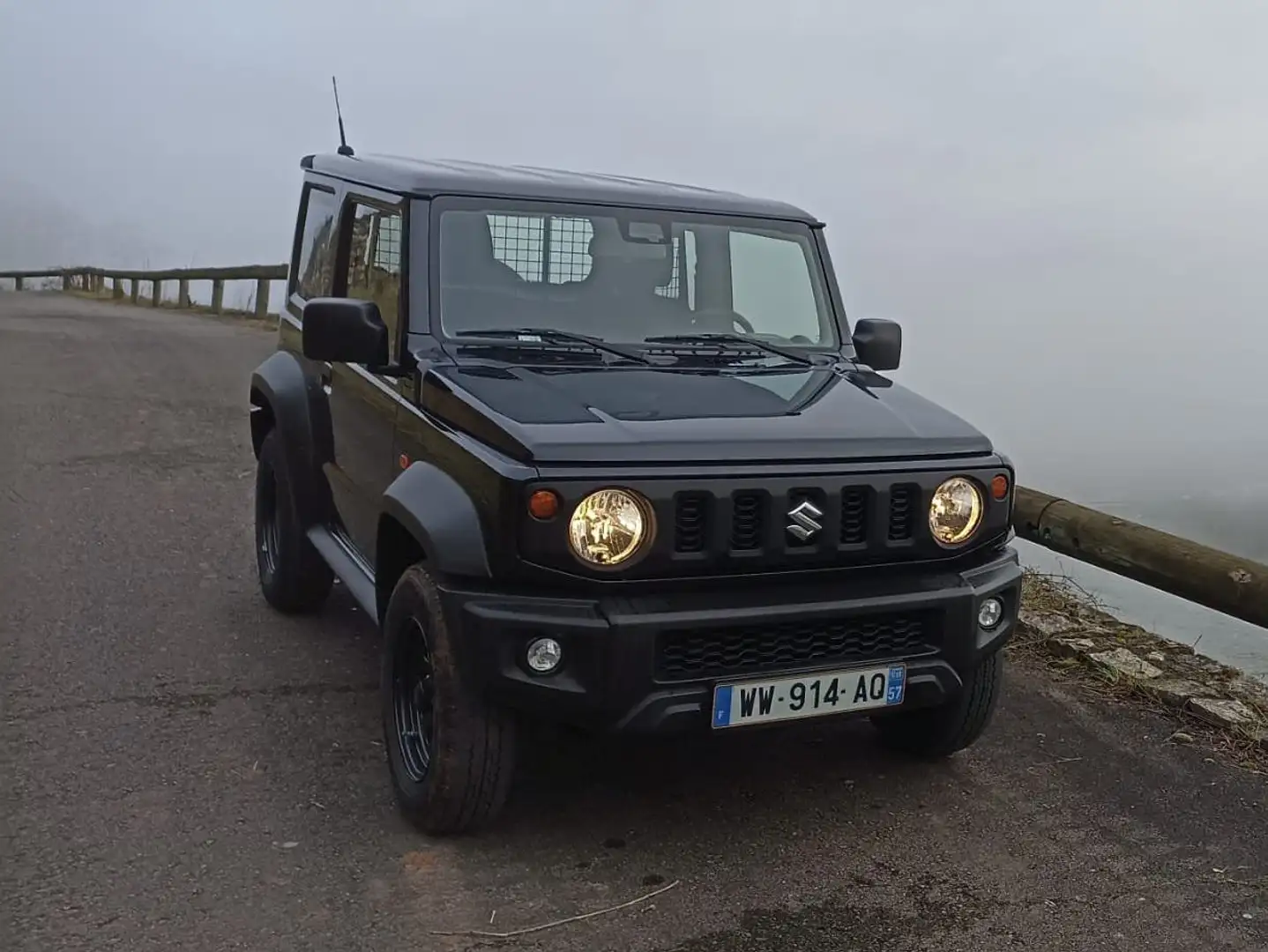 Suzuki Jimny 1.5 GL Czarny - 1