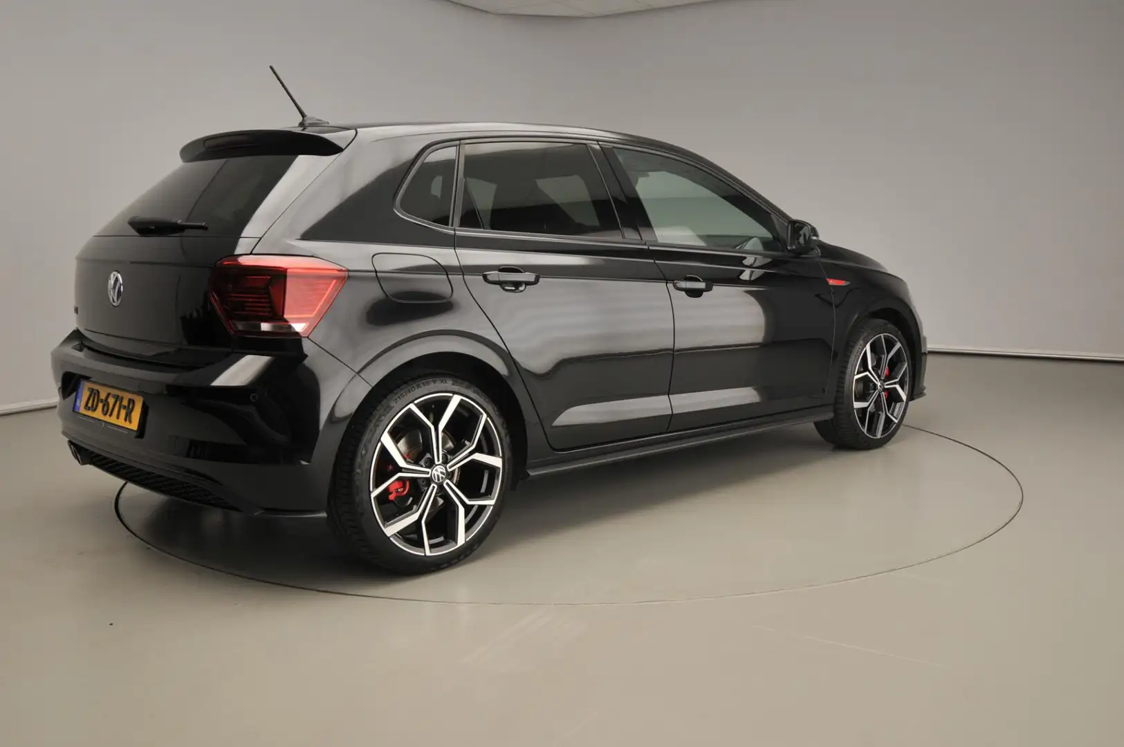 Volkswagen Polo GTI 2.0 TSI DSG | Executive | LED | Parkeersensoren | Noir - 2