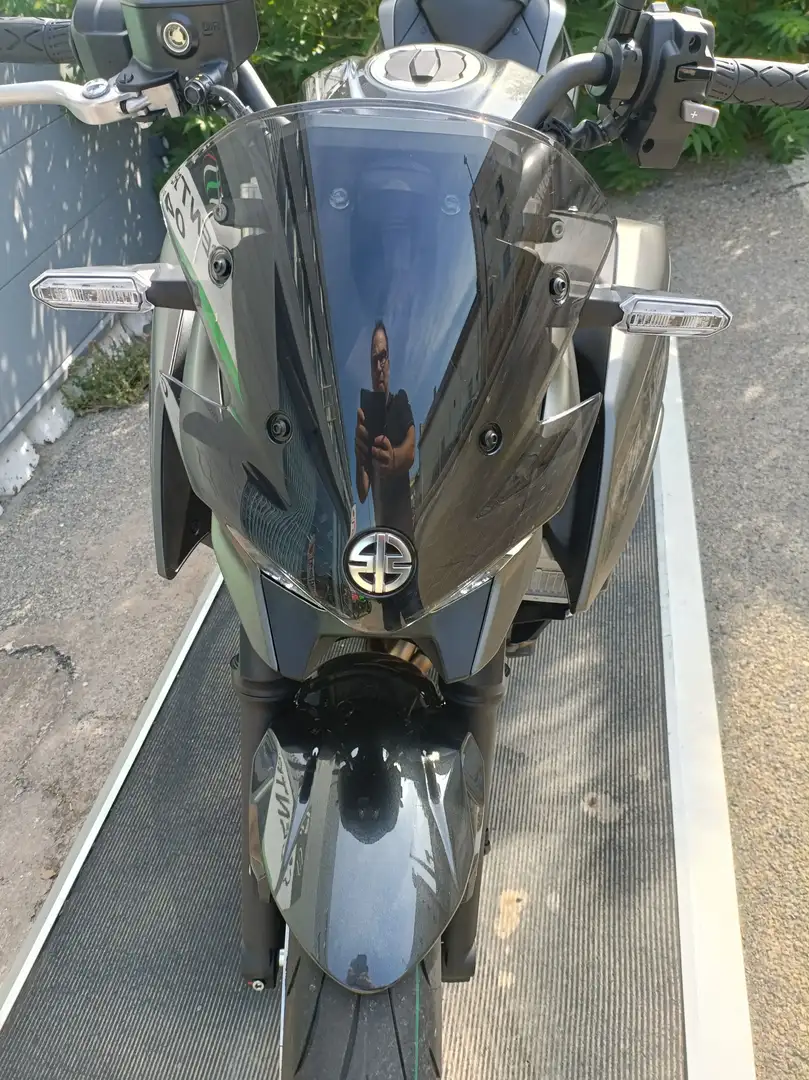 Kawasaki Z7 Hybrid Grijs - 2