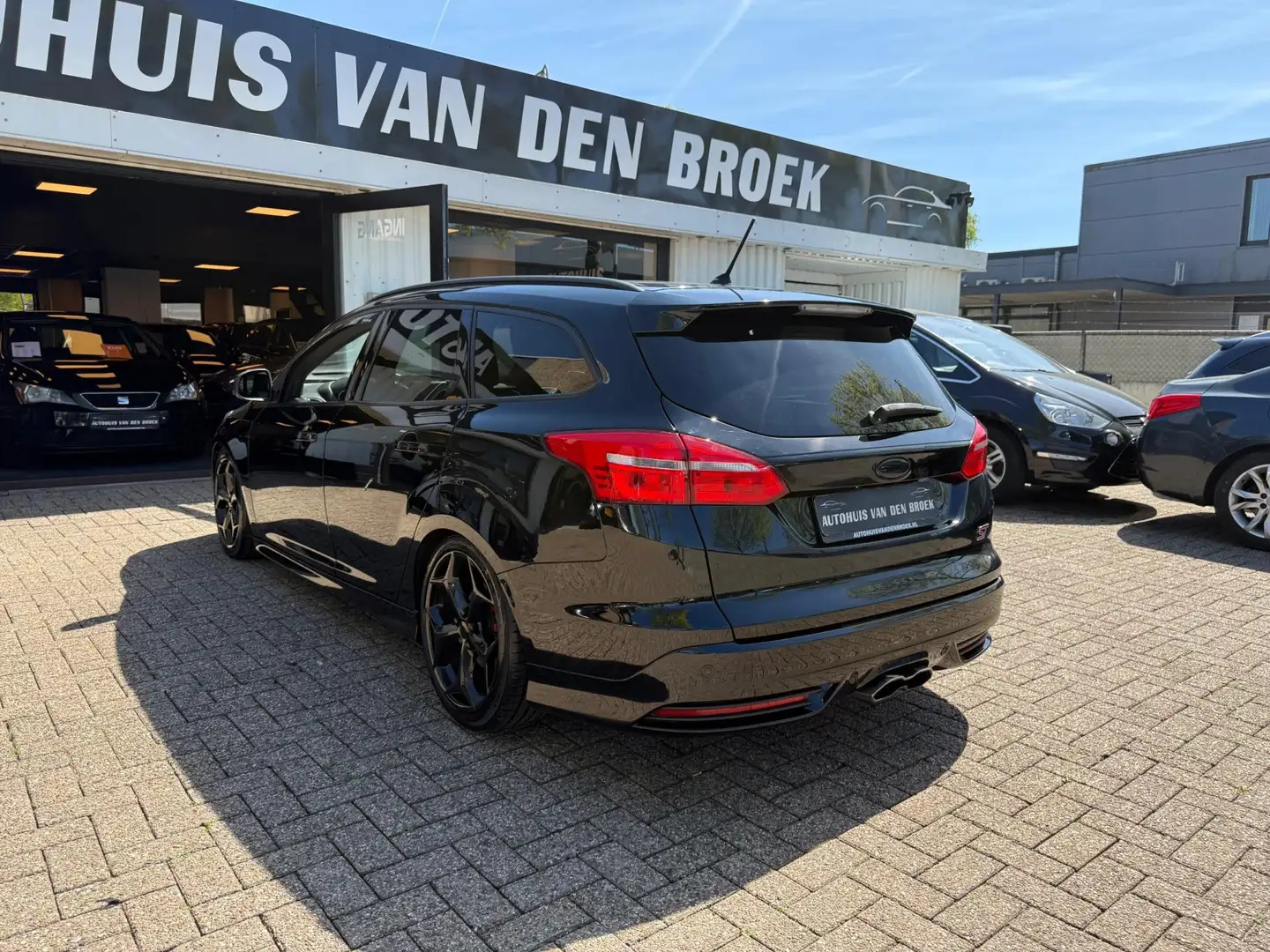 Ford Focus Wagon 2.0 ST 250Pk Navi Cruise Climate Ctr Camera Noir - 2