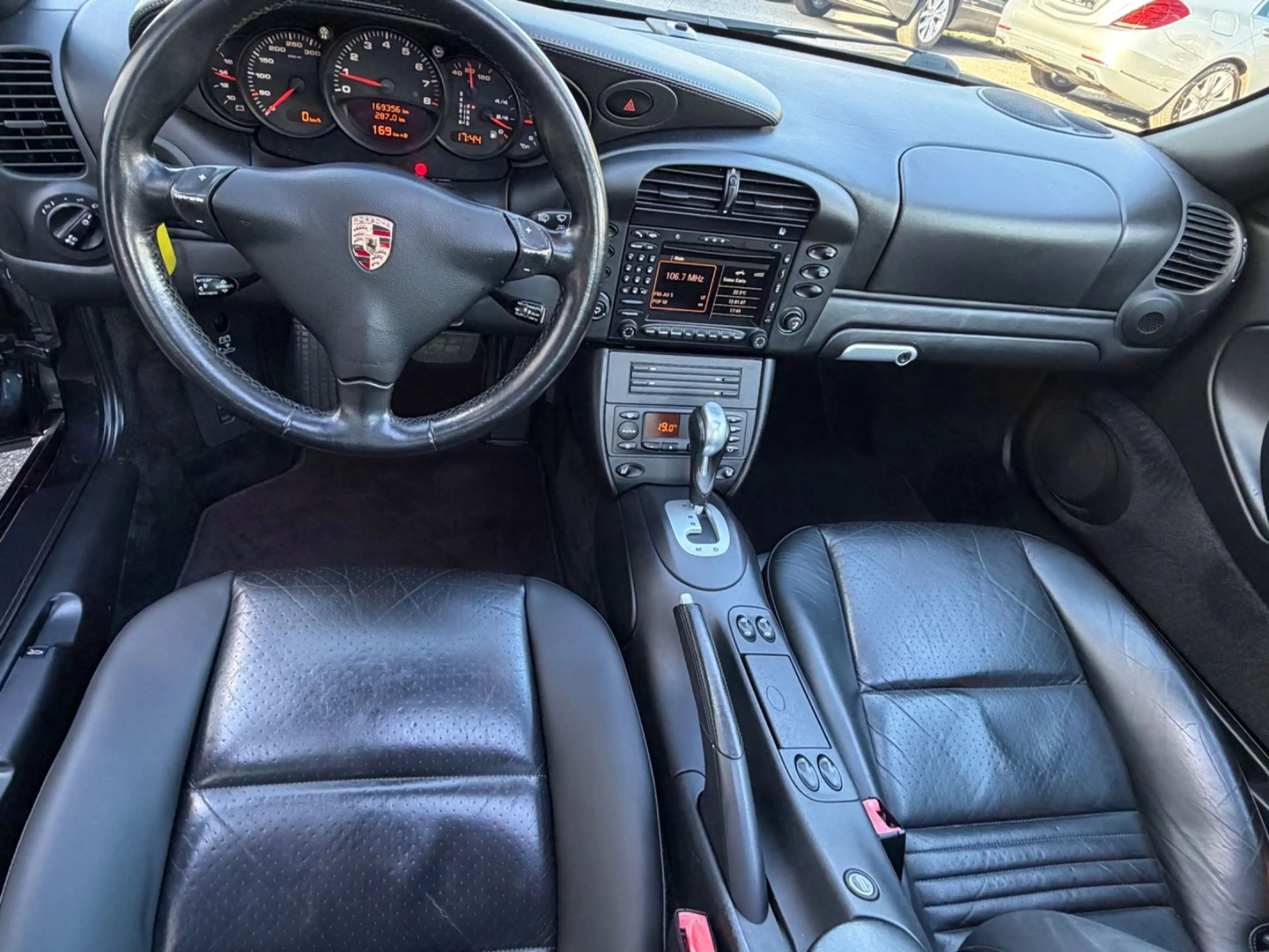 Porsche 996 Carrera Coupé — photo 15
