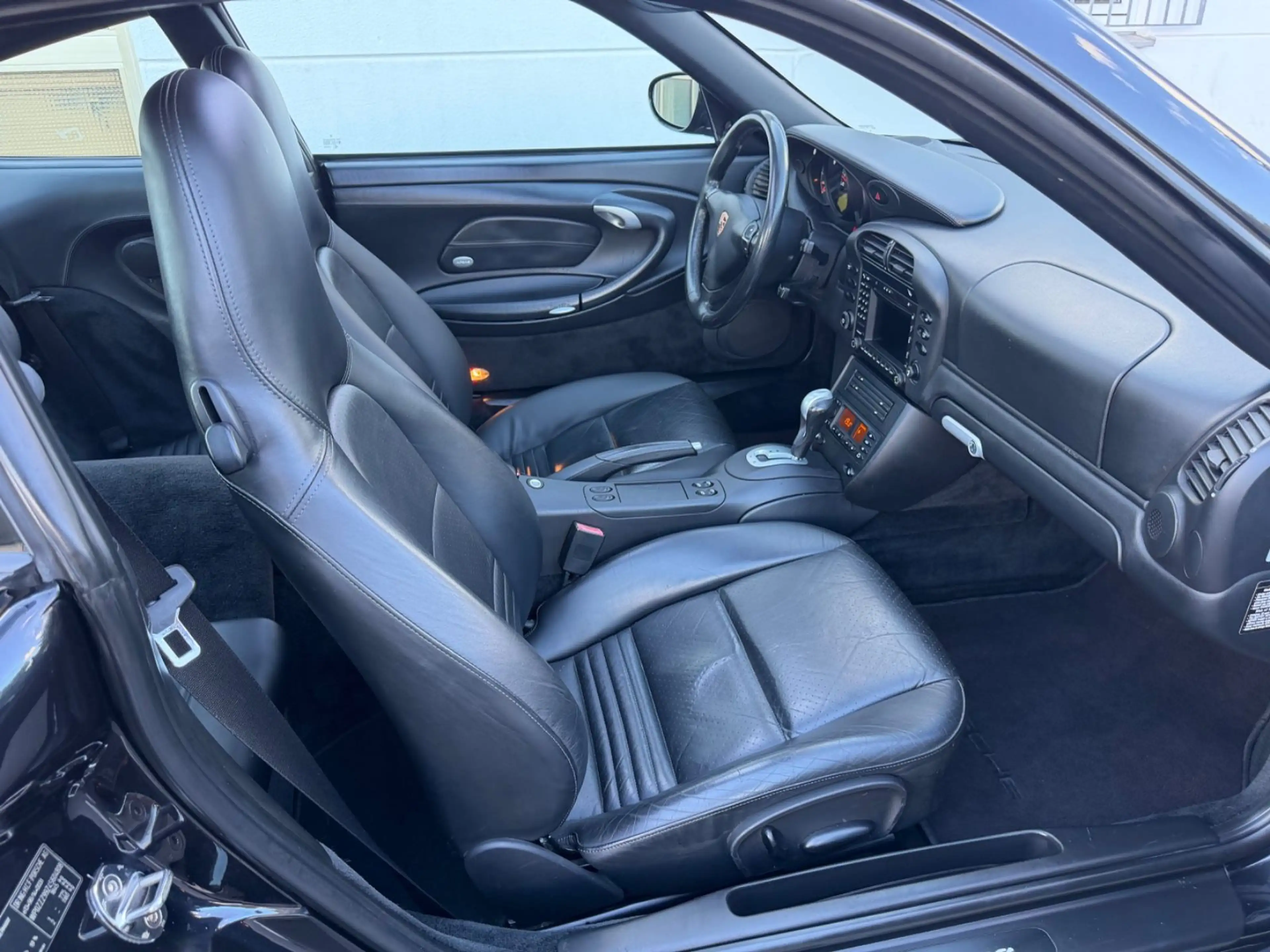 Porsche 996 Carrera Coupé — photo 8
