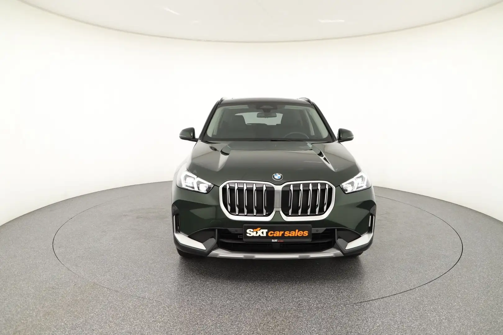 BMW X1 sDrive 18i xLine|PANO|ad.LED|SHZG|PDC+RFK|AHK Grün - 2