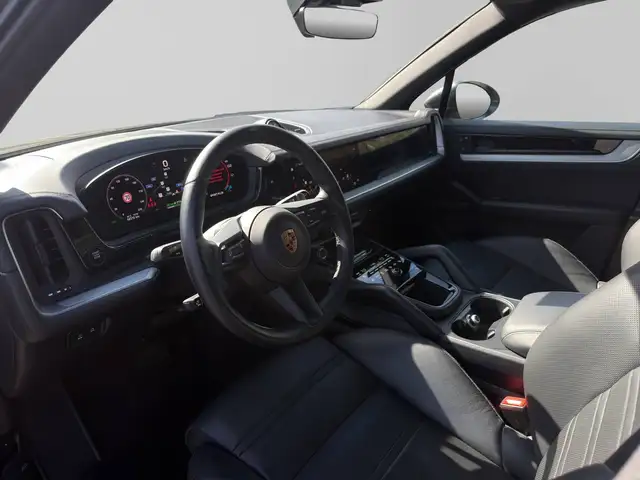 Porsche Cayenne view 8