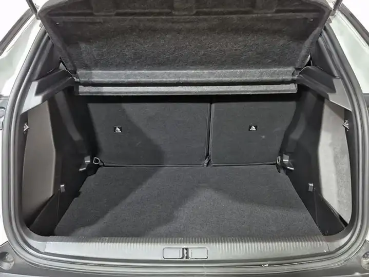 Peugeot 2008 2023, foto 9