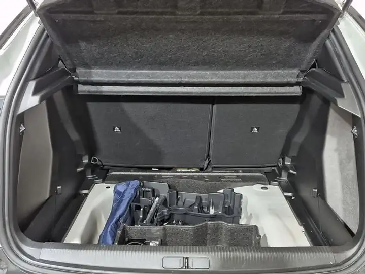 Peugeot 2008 2023, foto 31