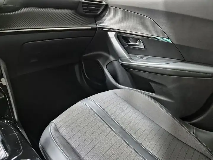 Peugeot 2008 2023, foto 29