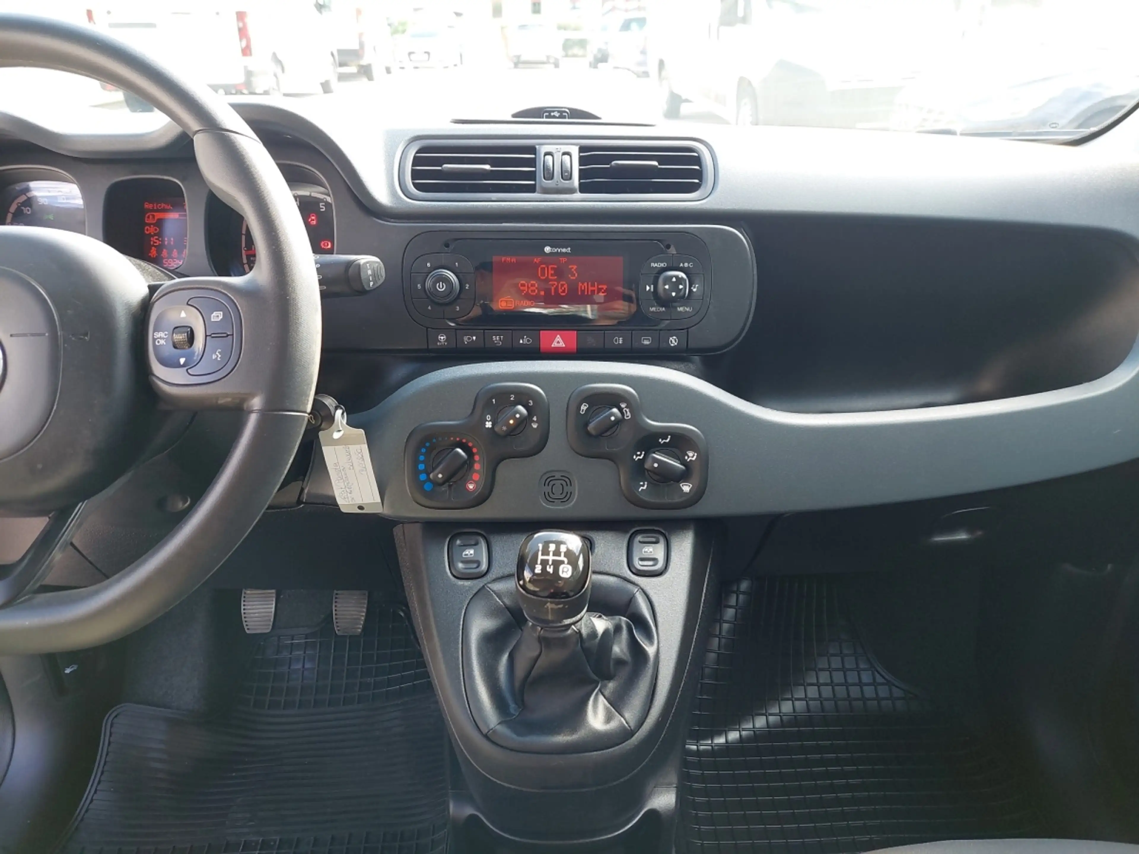 Fiat Panda 1,2 70 Easy — photo 10